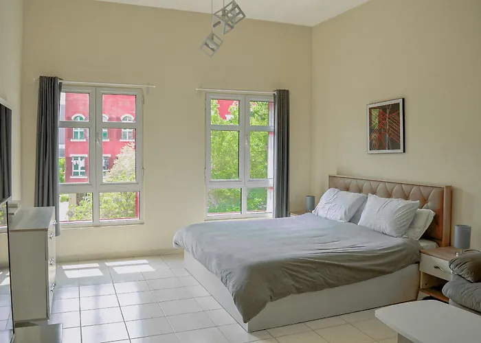 Cozy Studio Near Metro